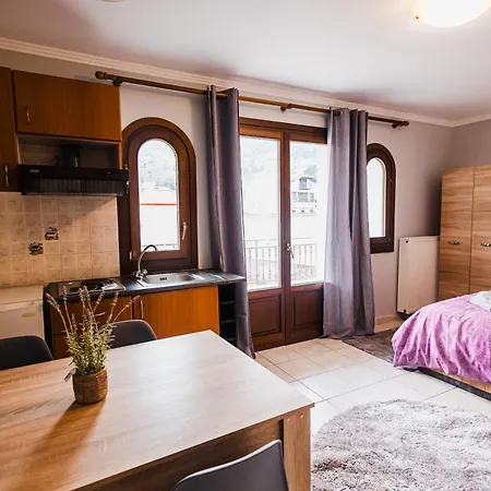 아파트 Pezodromos *