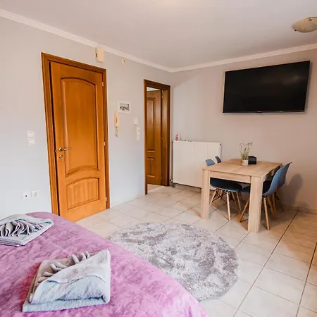 Pezodromos 아파트 칼라브리타